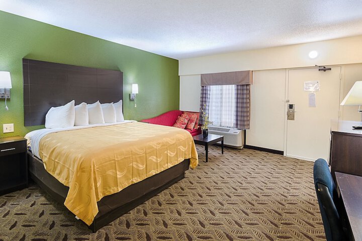 Room 19 of 40