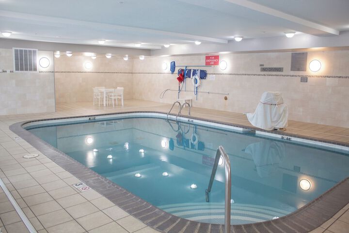 Country Inn & Suites by Radisson Big Rapids, MI