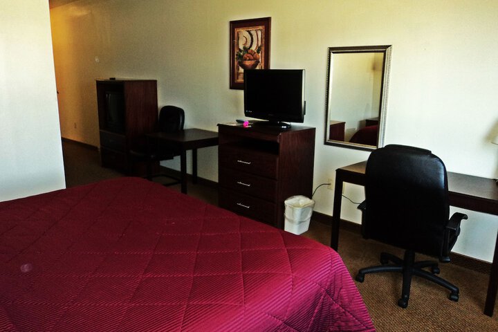 Room 12 of 25