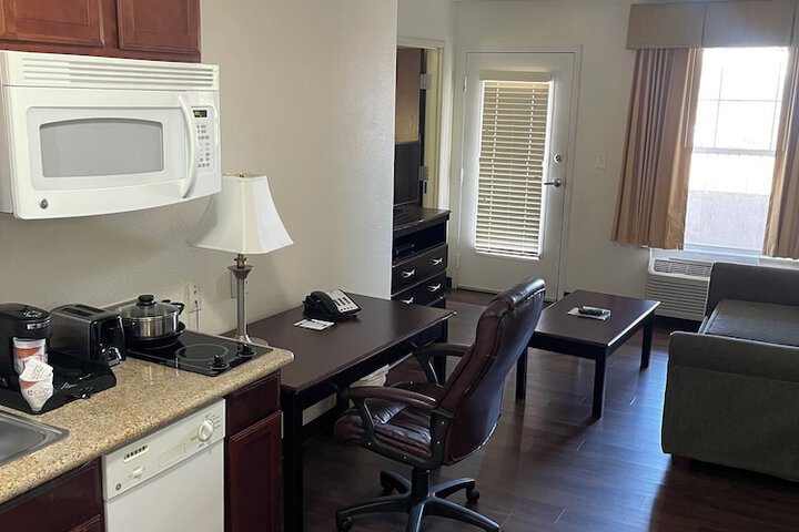 Room 15 of 28