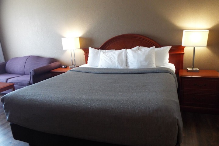 Room 13 of 27