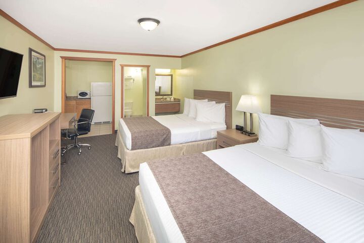 Room 33 of 61