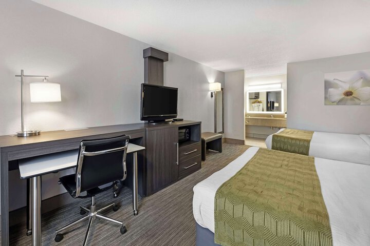 Room 8 of 24