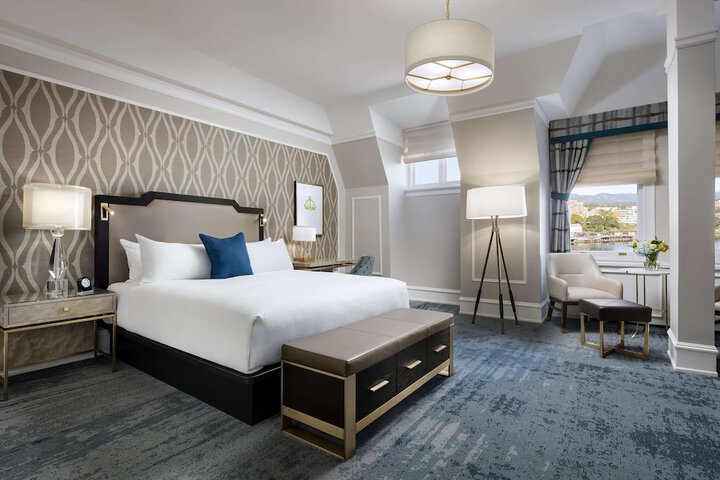 Room 43 of 105