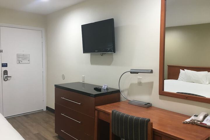 Room 12 of 38