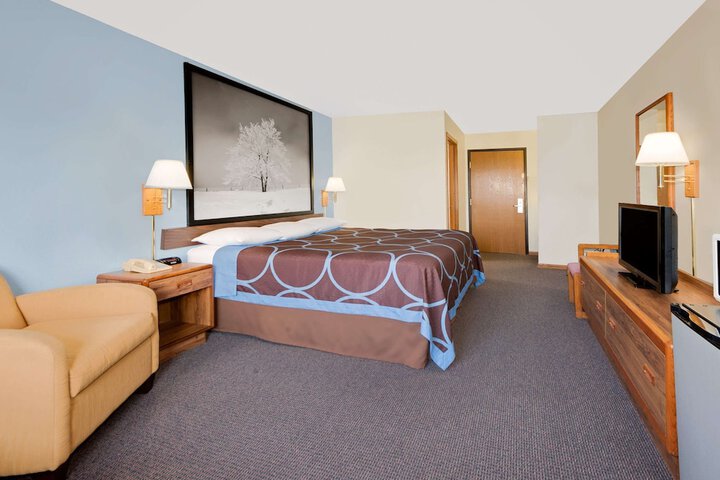 Super 8 by Wyndham Centerville
