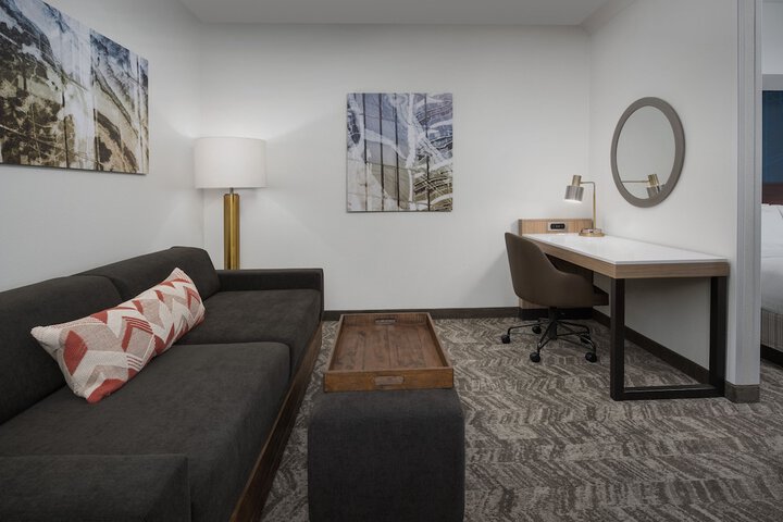 Room 28 of 52