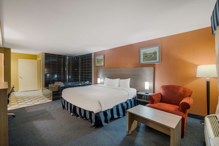 Room 30 of 47