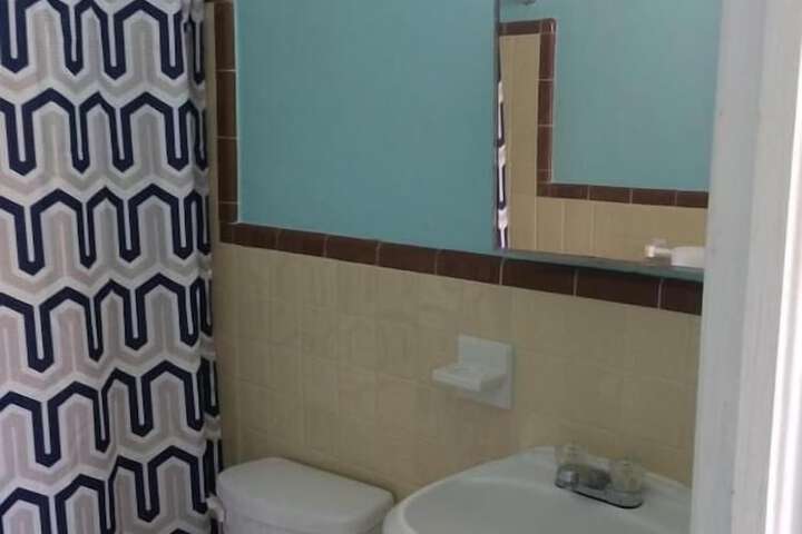 Skylark Motel