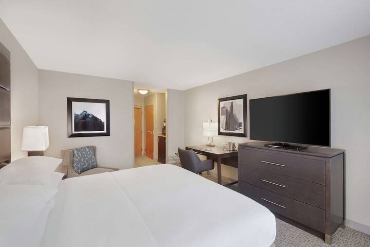 Room 12 of 30