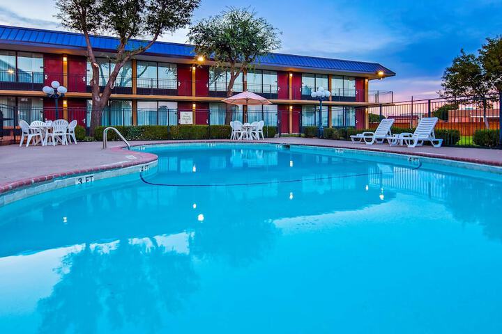 Pool 2 of 10