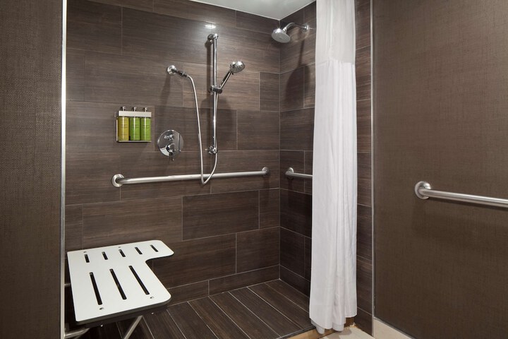 Room 29 of 114