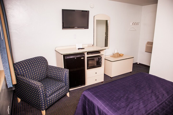 Room 18 of 27