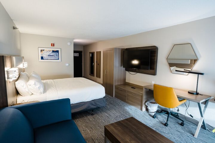 Holiday Inn Express & Suites Knoxville-North-I-75 Exit 112 by IHG