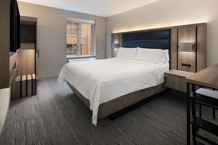 Room 28 of 54