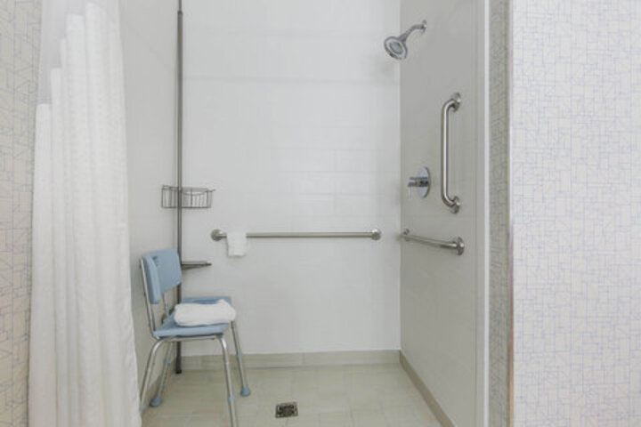 Room 115 of 200