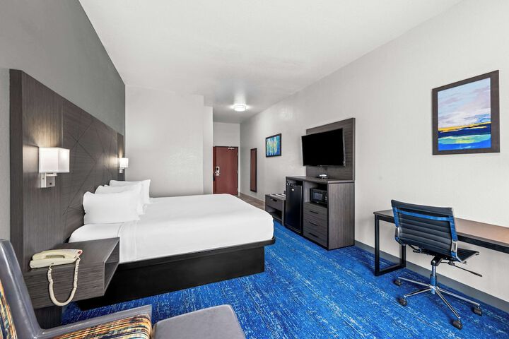 Room 11 of 36