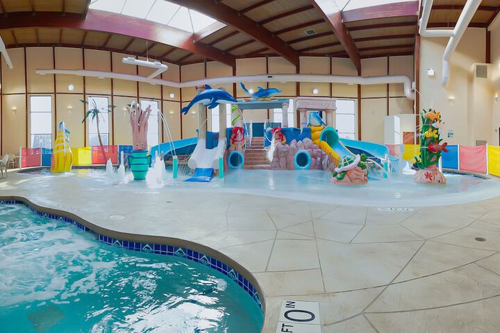 Grand Marquis Waterpark Hotel & Suites