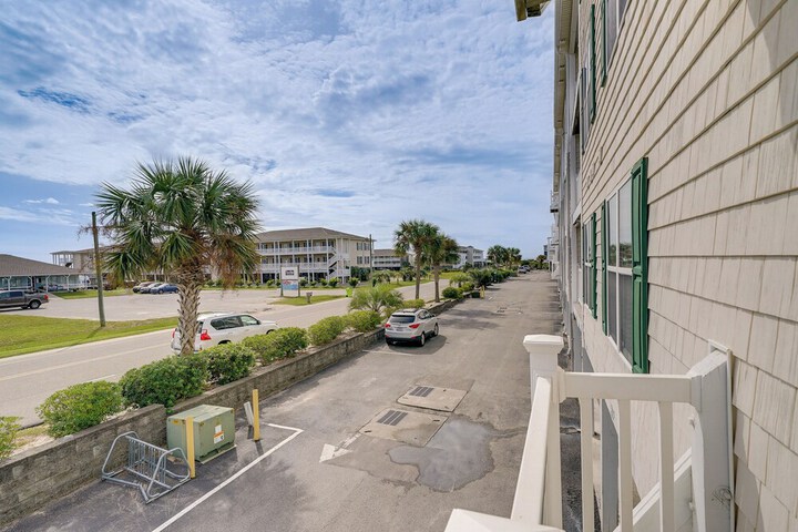 Oak Island Vacation Rental 1 Block to Beach!