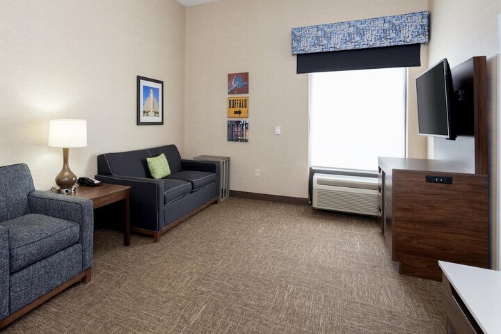 Hampton Inn Buffalo South / I-90
