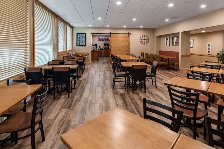 Best Western Plus Windjammer Inn & Conference Center