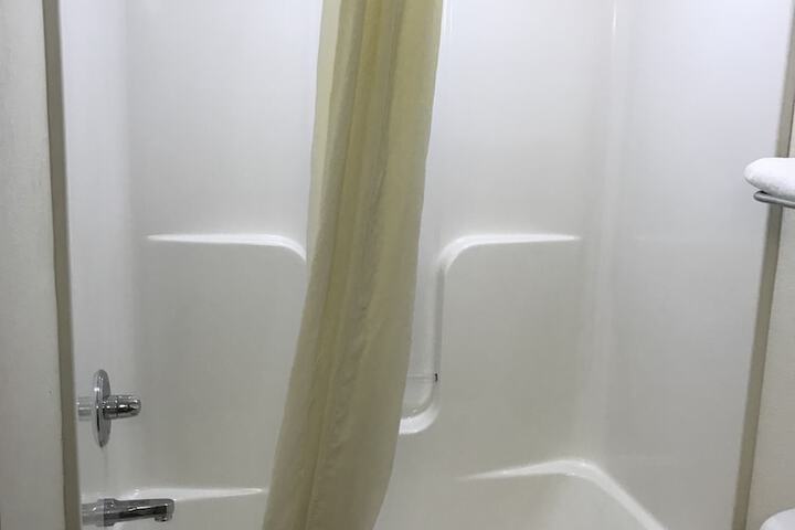 SureStay Plus Hotel by Best Western Bettendorf
