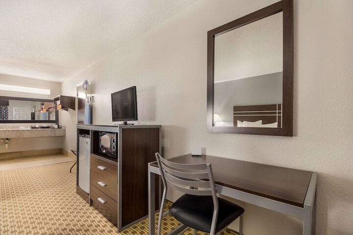 Room 37 of 52