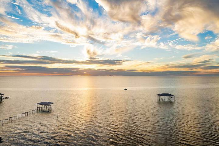 Luxe Fairhope Home w / Covered Patio: Walk to Bay