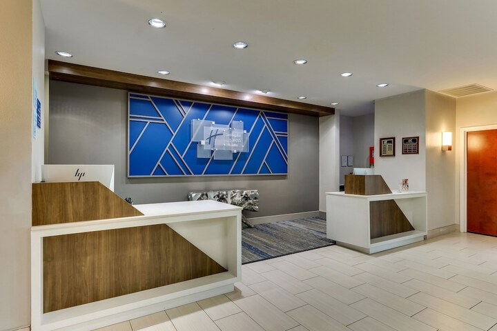 Hotel 8 of 60