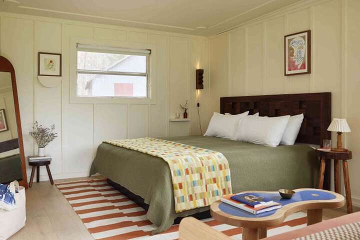 Room 19 of 77