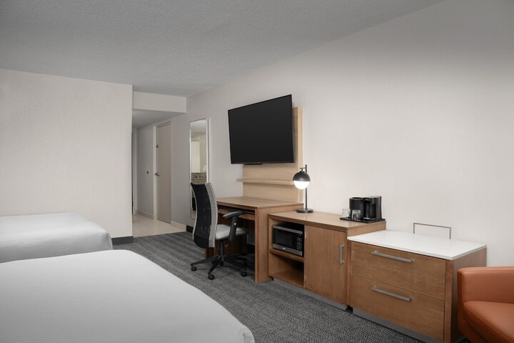 Room 30 of 73