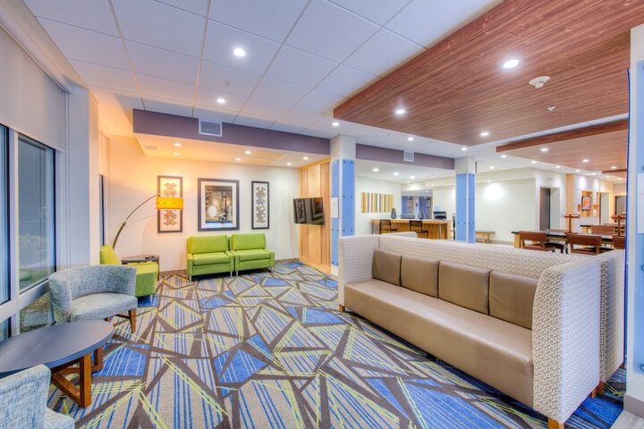 Holiday Inn Express & Suites Remington by IHG