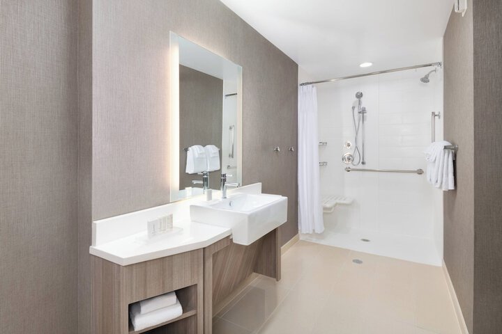 Room 14 of 21