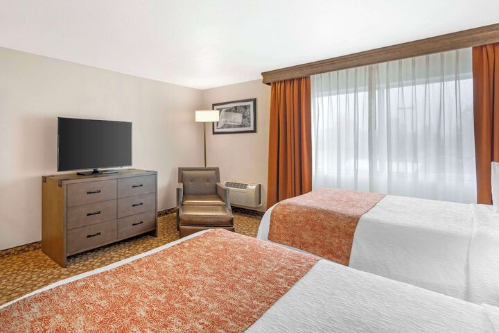 Best Western Plus Mill Creek Inn