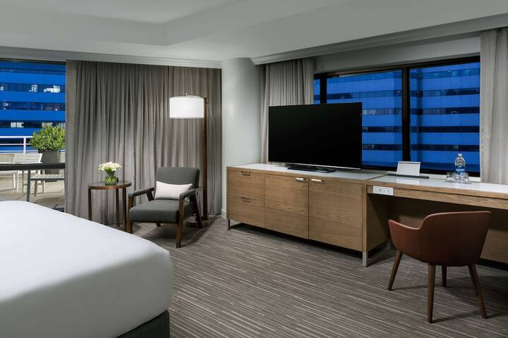Room 50 of 103