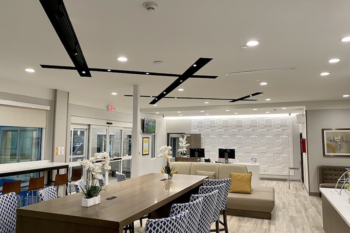 Days Inn & Suites by Wyndham Beaumont West / I-10 & Walden