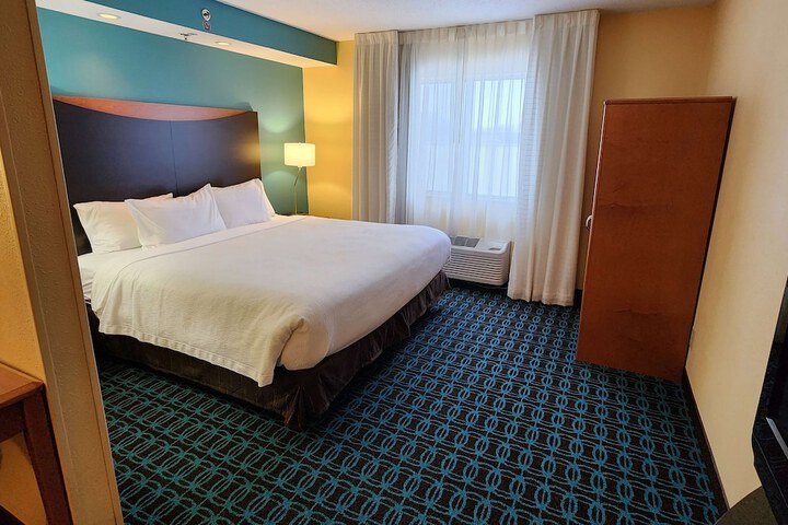 Room 9 of 33