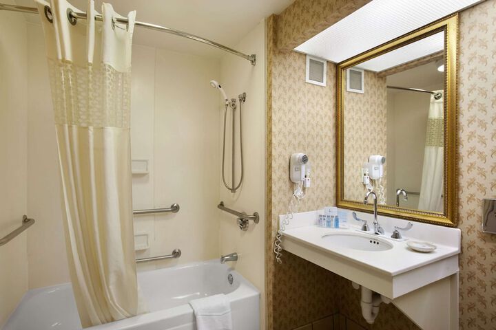 Hampton Inn & Suites Providence / Warwick-Airport