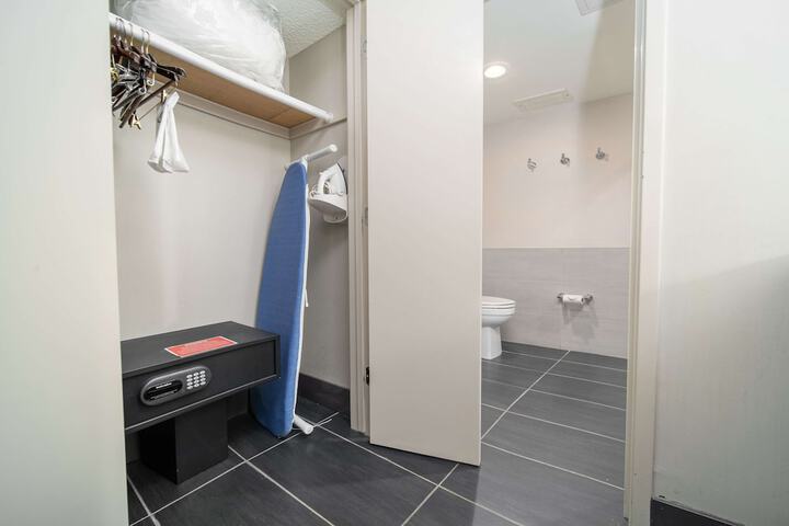 Room 46 of 109