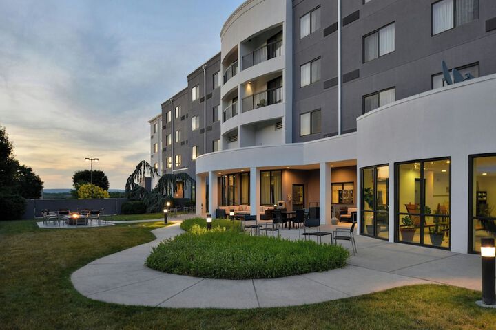 Courtyard by Marriott Harrisburg Hershey