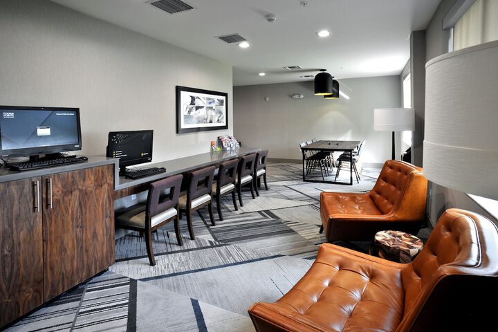 Business Center 28 of 29