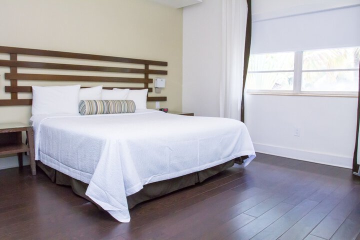 Room 32 of 47