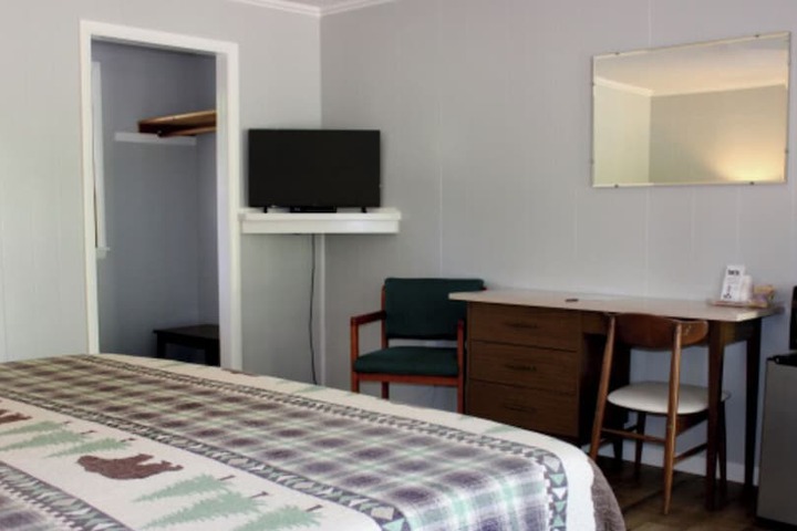 Luzerne Court Motel