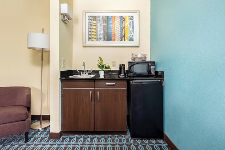 Room 20 of 28