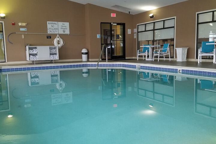 Holiday Inn Express Hotel and Suites Kingsport by IHG
