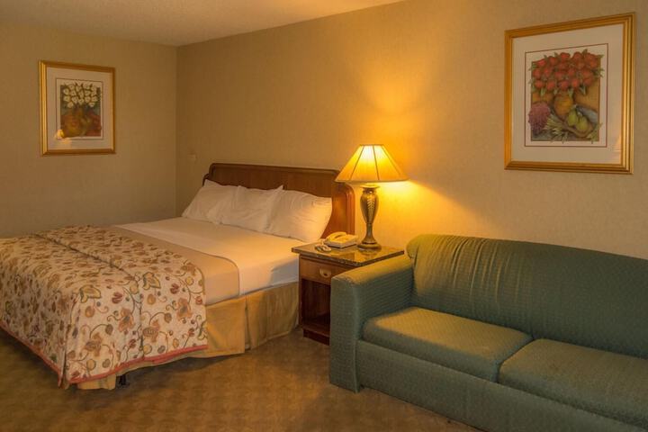 Room 15 of 27