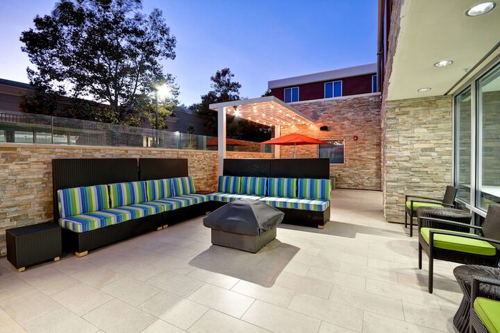 Terrace/Patio 38 of 39