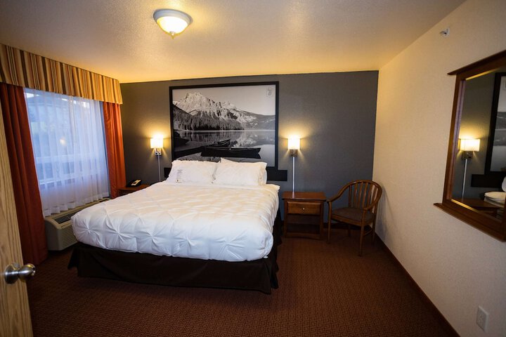 Room 8 of 72