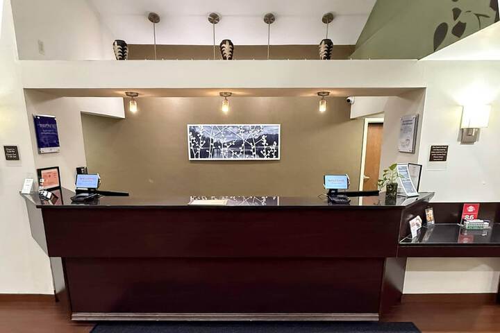 Sleep Inn & Suites Queensbury - Lake George