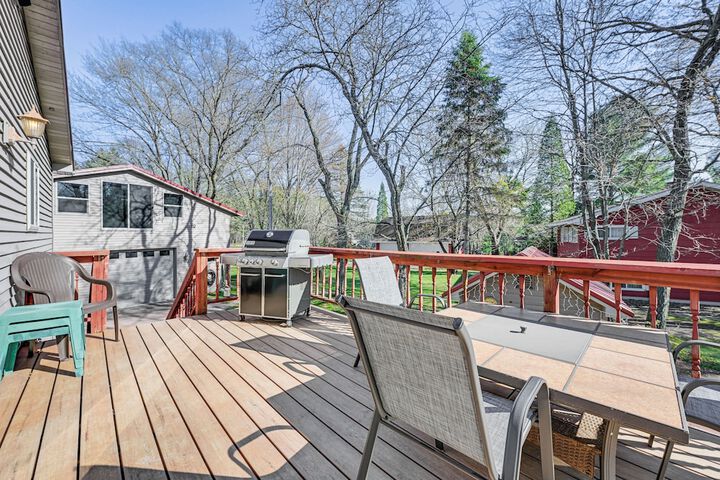Lake Wissota Home w / Private Dock + Fire Pit!